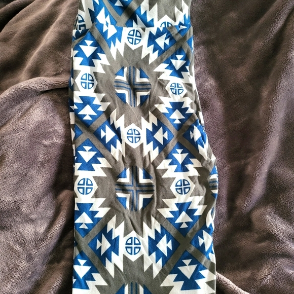 LuLaRoe Other - Aztec Patterned Leggings